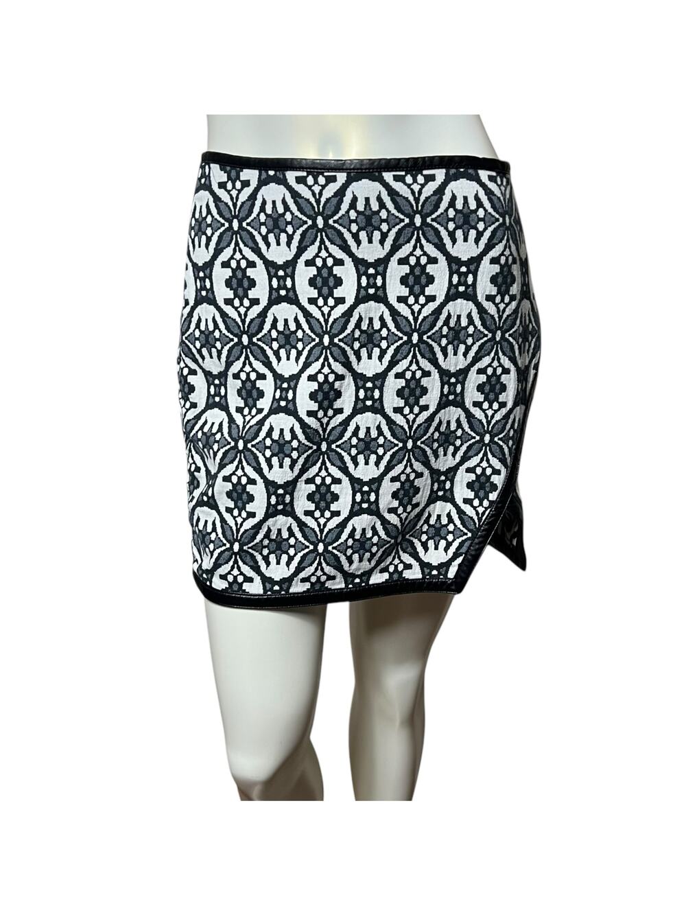 Express Black and White Geometric Asymmetrical Mini Skirt Faux Leather Size 6